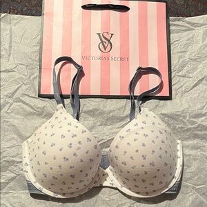 Victoria's Secret White and Blue Floral Bra